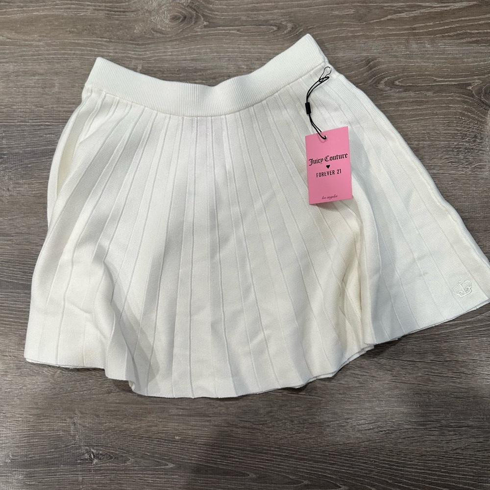 F21xJuicy Couture Cream Pleated Mini Skirt
